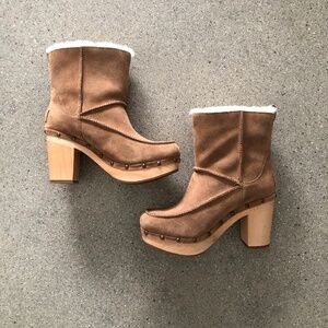 Ugg wooden heeled fully lined boots